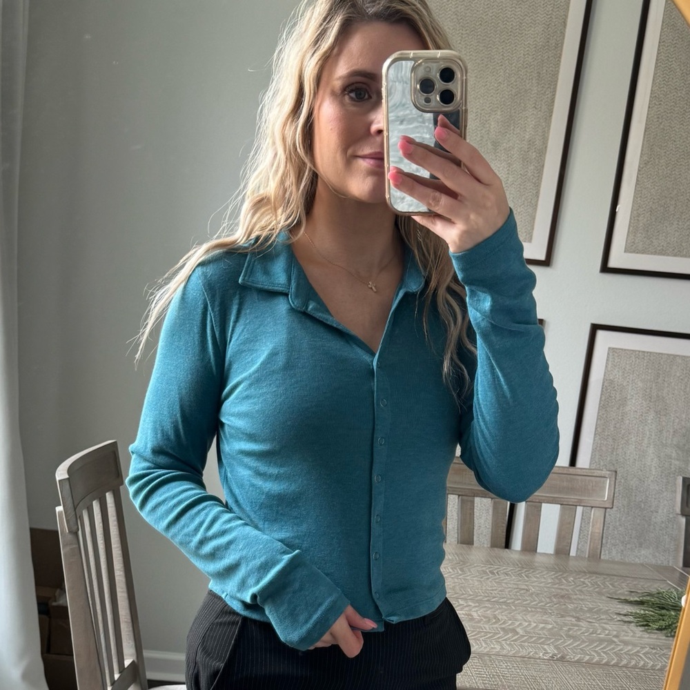 Teal Long Sleeve Button-Up Top - Picture 9 of 13